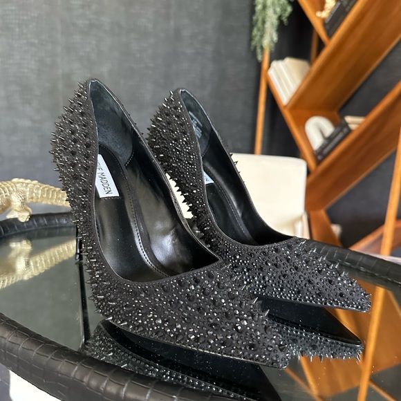 Steve Madden Spiked Stiletto Pumps. NIB. - Picture 2 of 5